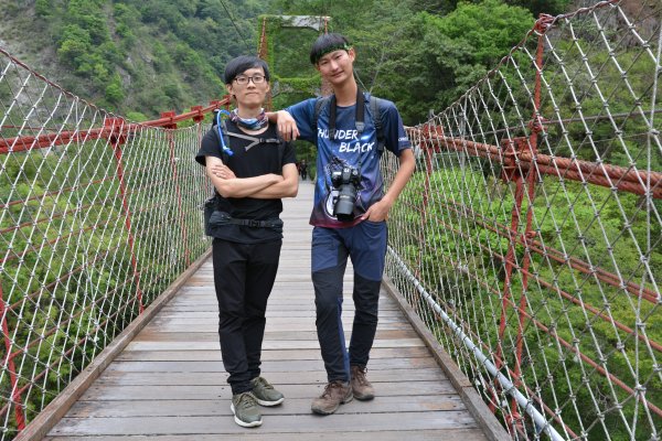 可上班、可上山—阿瘦萬步健康鞋與負離子排汗衣