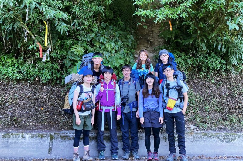 用雙腳回憶輕狂年少。戒茂斯嘉明湖之路