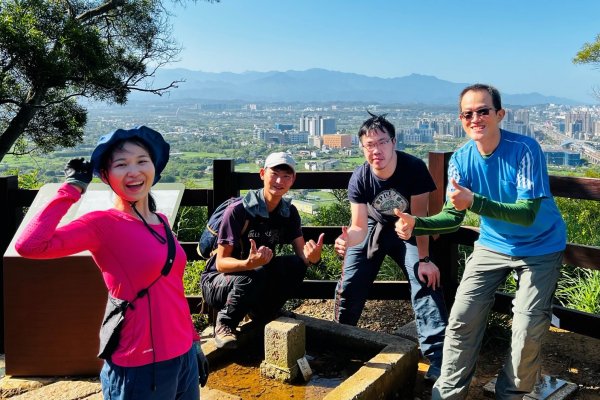 龍鳳飛不到沙：遙望聖稜的芎林天際線